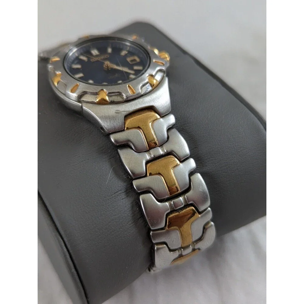 Vtg Seiko Watch Women Silver Tone Blue Dial Date 7N82-6E60 New Battery